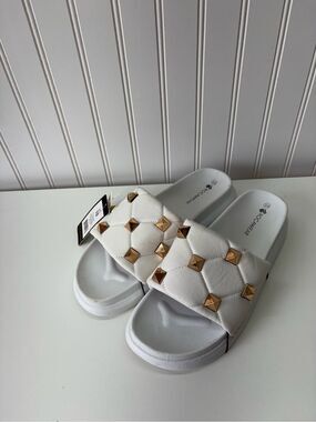 Rocawear White Quilted Slides with Gold Stud Accents